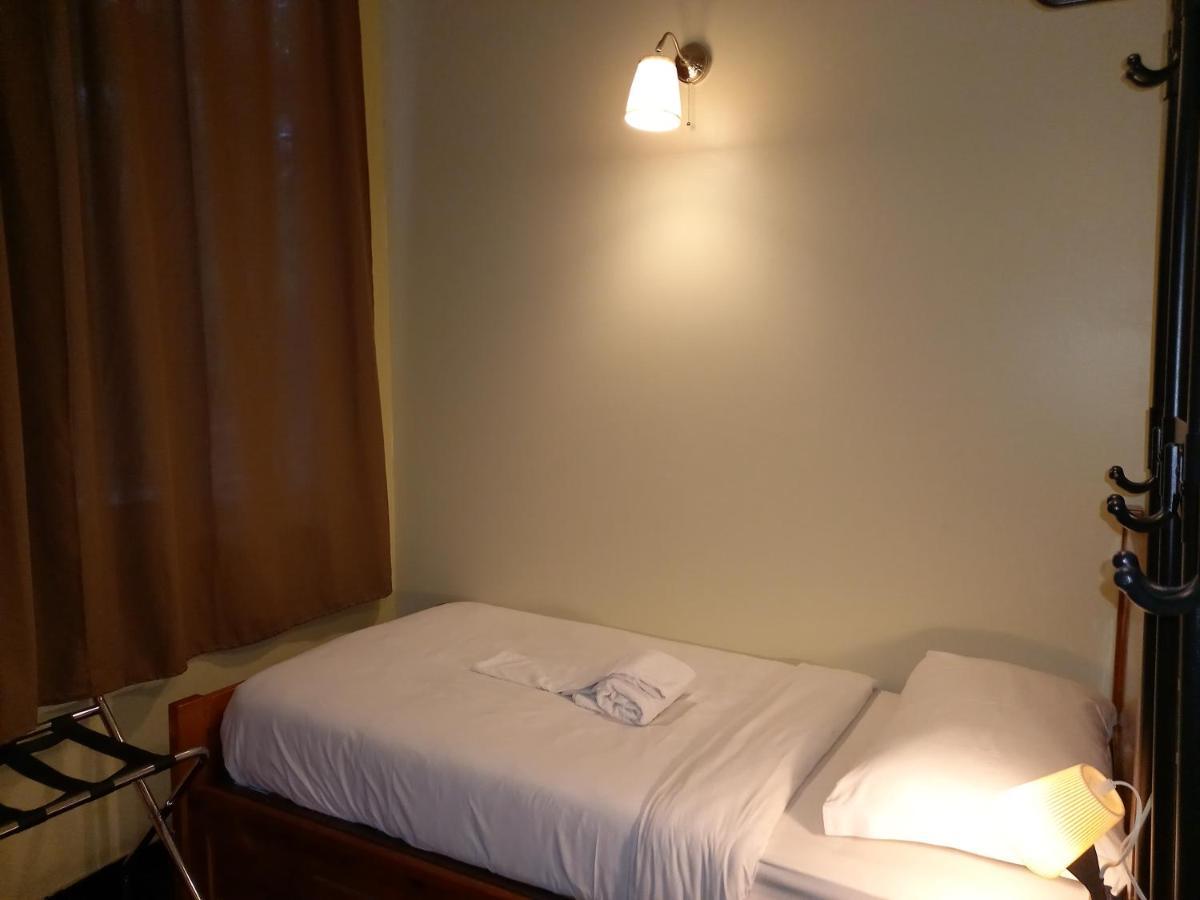 Lisbon Budget Inn Екстер'єр фото